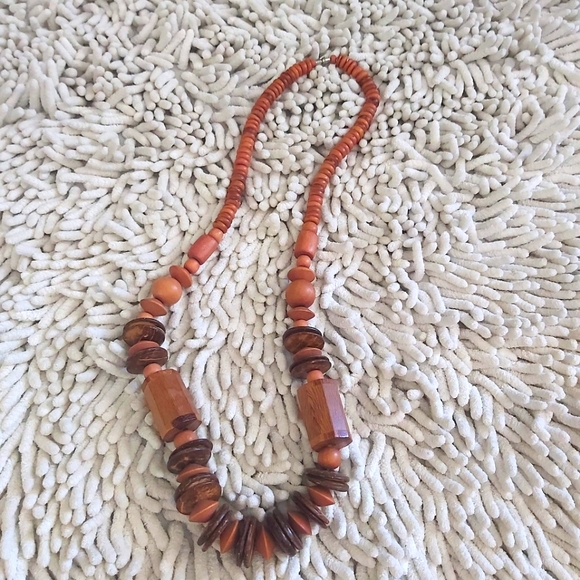 Unbranded wooden bead necklace - Picture 1 of 4
